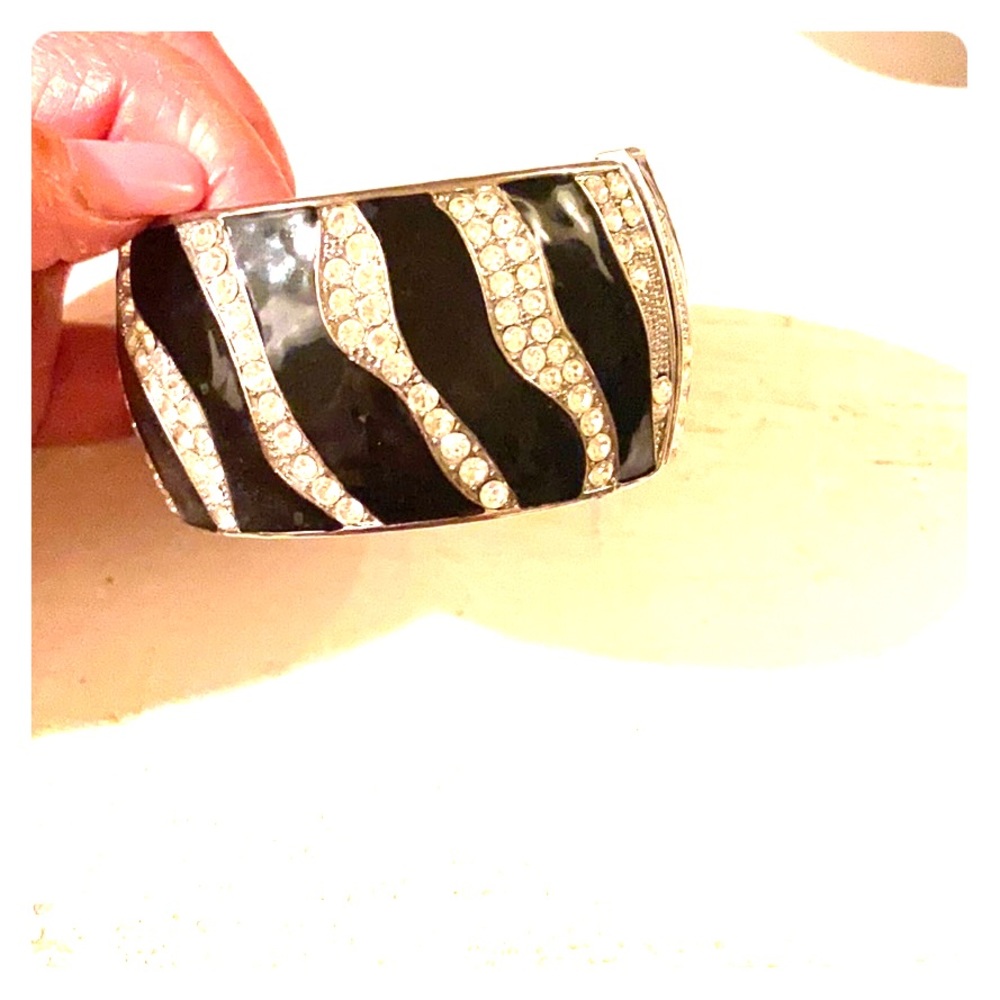 Zebra metal clasp bracelet